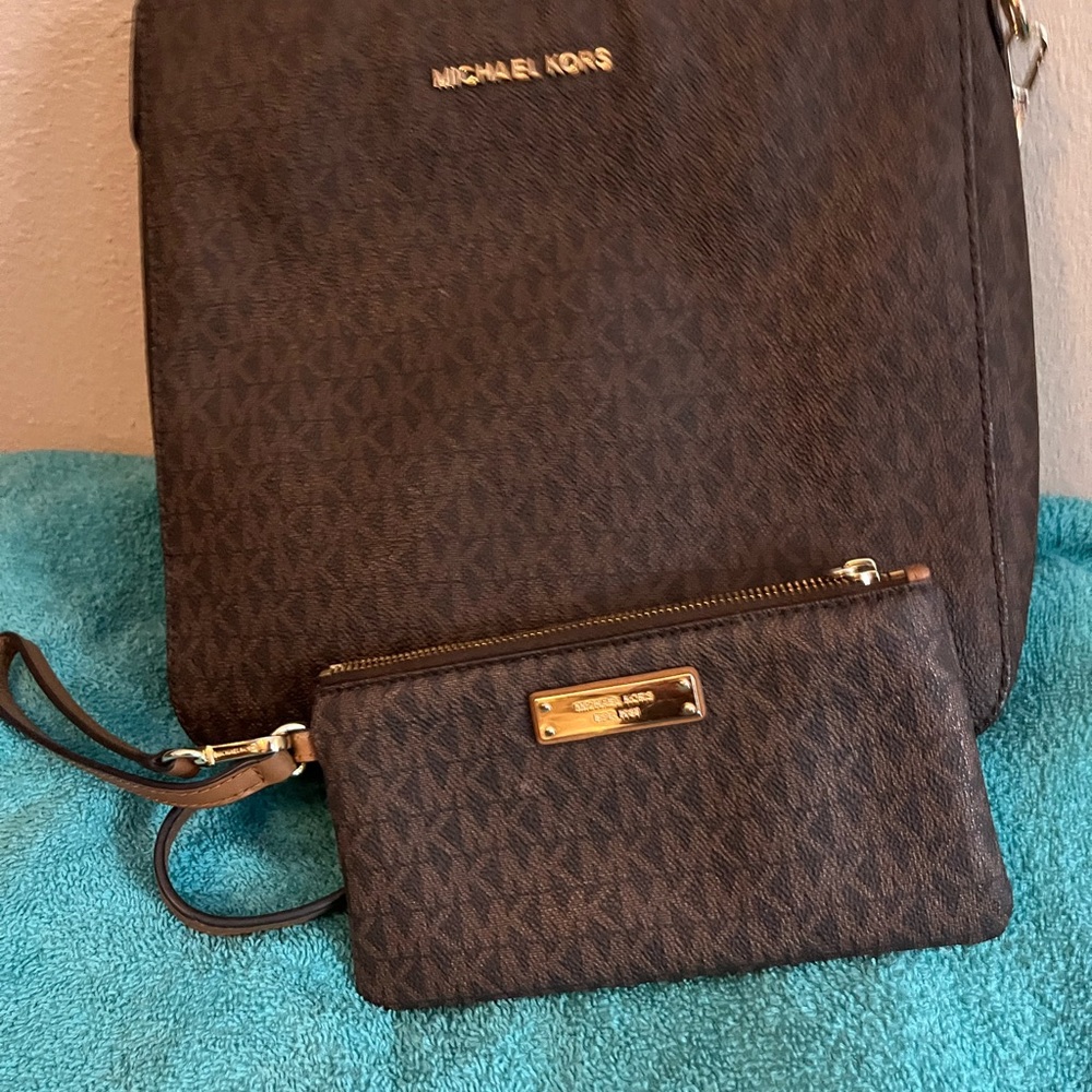 Michael kohr bag and wristlet